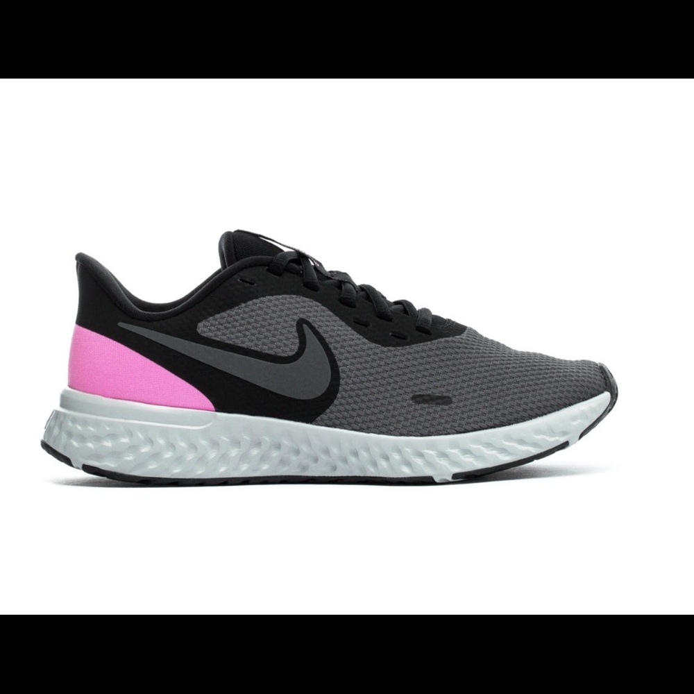 Nike Revolution 5 Women’s Wide Width Running Shoe